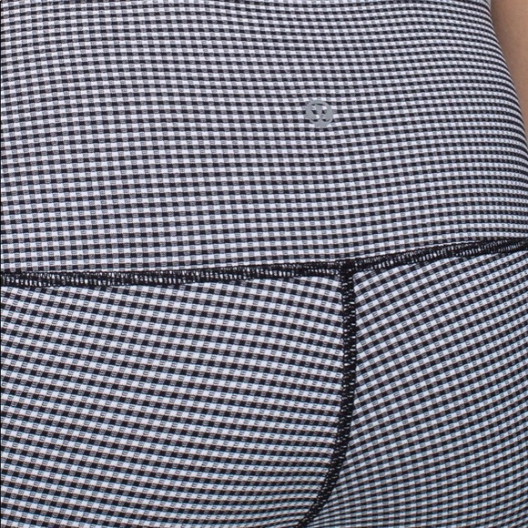 9/10 Excellent Condition Gingham Luon White Black - Picture 5 of 7
